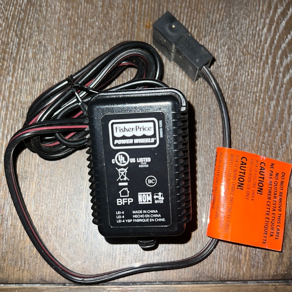Fisher Price Power Wheels 00803-1295 6V Class 2 Battery Charger OEM Genu…